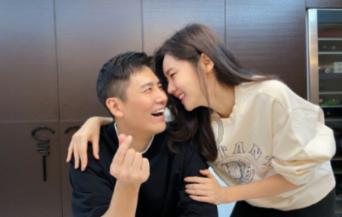 可爱啄木鸟逃脱